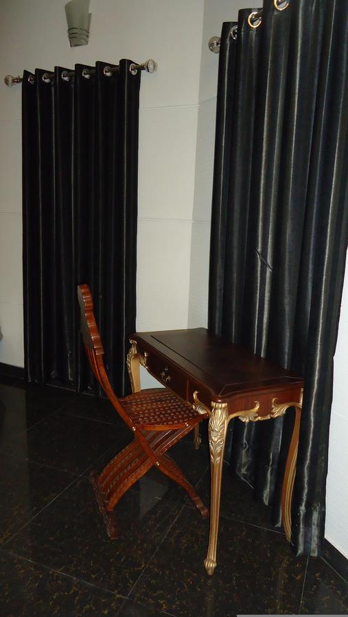 Midway Hotel & Restaurant Sadiqabad Buitenkant foto