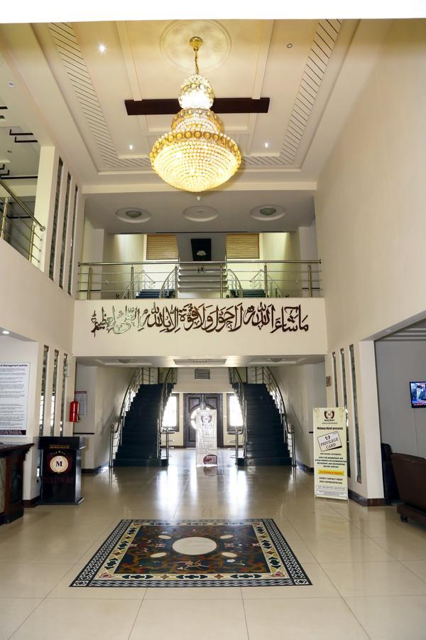 Midway Hotel & Restaurant Sadiqabad Buitenkant foto